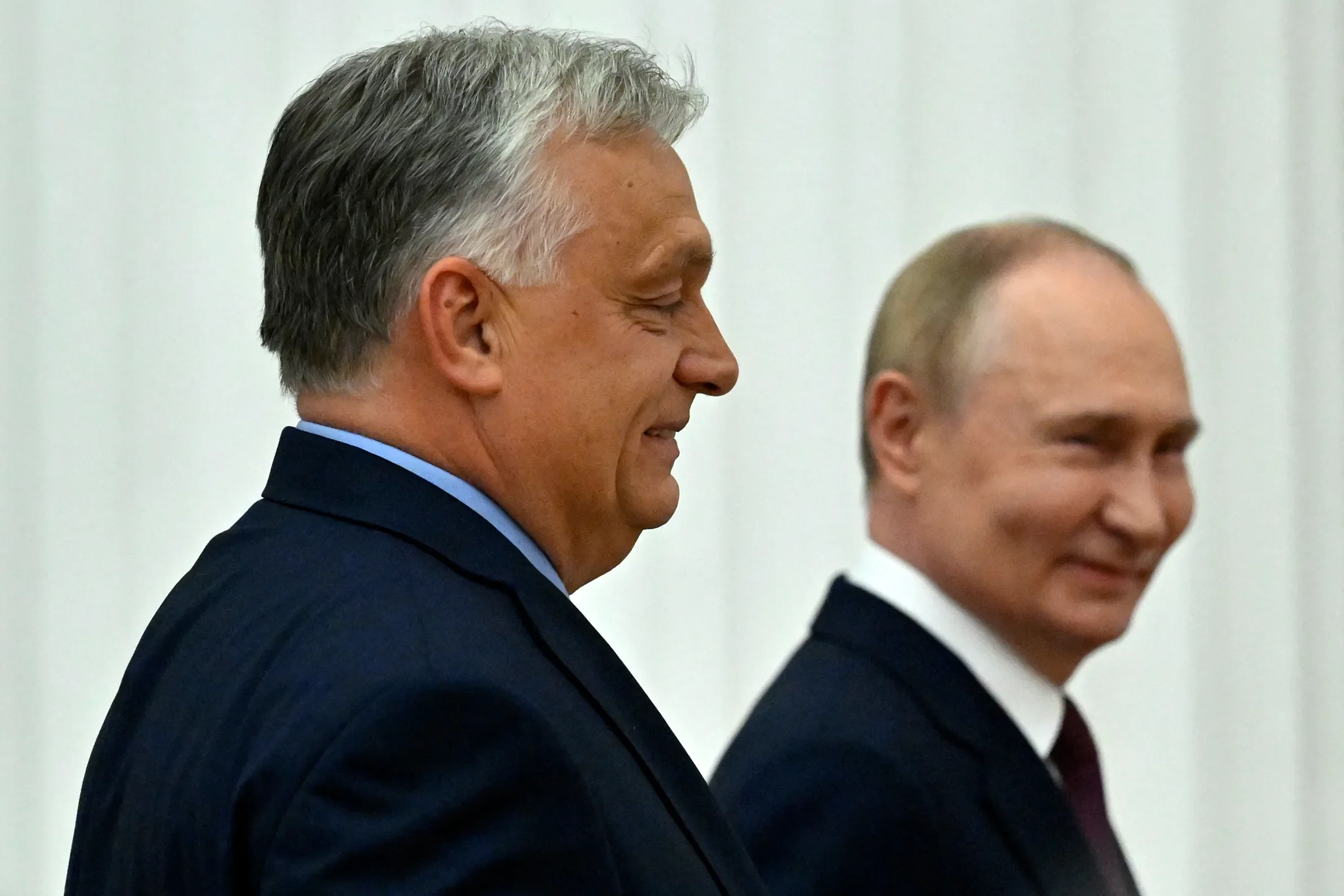 Орбан розвертає курс: Угорщина погоджується на заборону російського LNG у новому пакеті санкцій ЄС